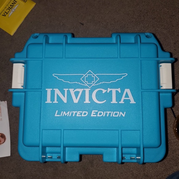 Special edition Women’s Purple Invicta watch - Picture 2 of 8